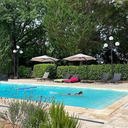 Pigeonnier De Claire Fontaine Bed & Breakfast *