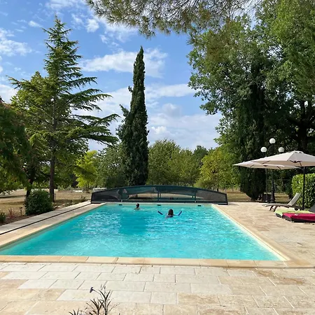 Pigeonnier De Claire Fontaine Bed & Breakfast *