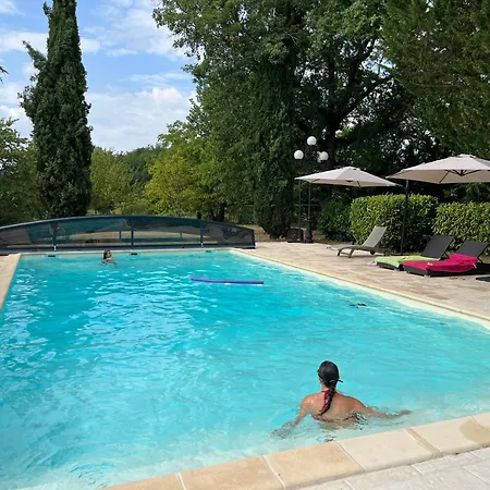 Pigeonnier De Claire Fontaine Bed & Breakfast *