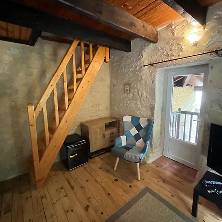Bed & Breakfast Pigeonnier De Claire Fontaine *